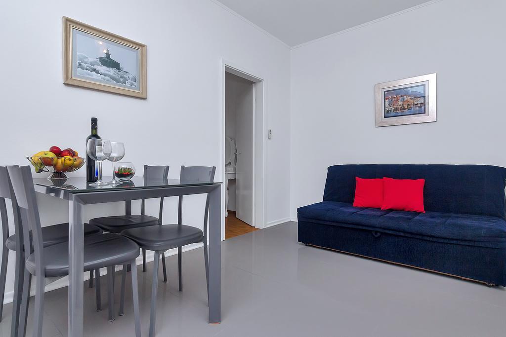 Apartments Smiljka มาคาร์สกา ภายนอก รูปภาพ